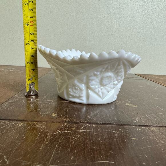 Vintage LE Smith Milk Glass Candy Dish Sawtooth Rim Hobstar‎ Starburst Pattern - Picture 8 of 8